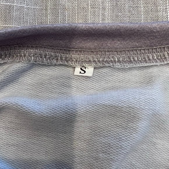 642 EUC LOng Sleeved Horse Sweater - Picture 7 of 7